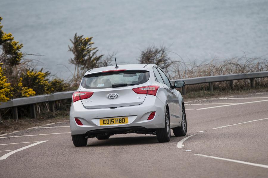  Hyundai i30 5-Door 2015 года  (UK) (фото 3 из 20)